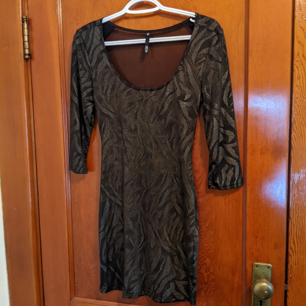 Love Culture Black and Gold Long Sleeve Dress With Mesh Back
